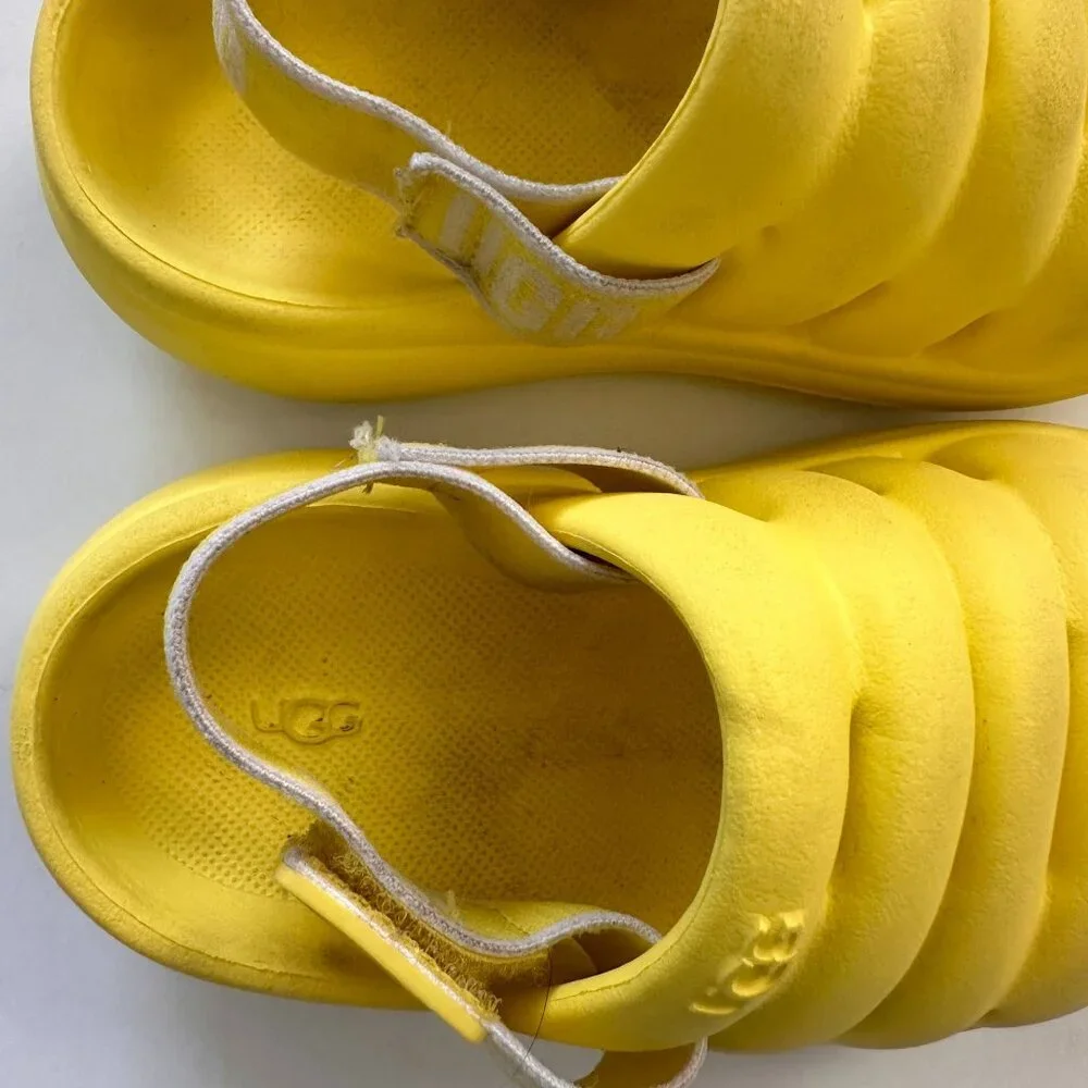 UGG Sport Yeah Toddler sandals water sports size 6 Yellow